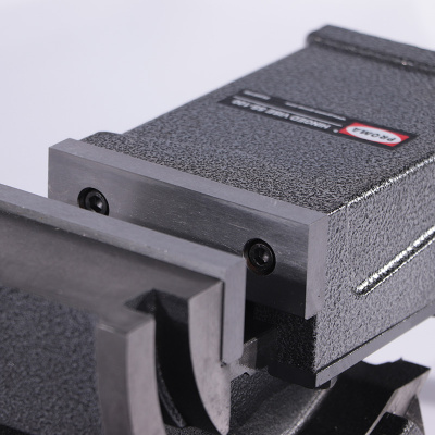 Машинные тиски с поворотным основанием SS-100